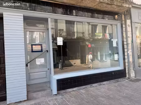 saumur plein centre local commercial 70 m2