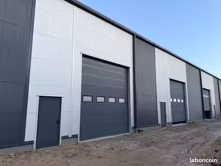 local activité / stockage