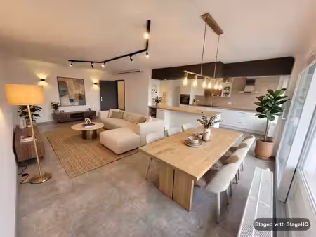 appt 2ch rénové - terrasse avec vue dégagée sur la campagne