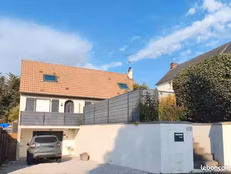 maison individuelle 112 m² ( vie de plain-pied )+ dépendance 80 m²