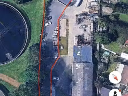 bureau 50m² + parking clos 600m²