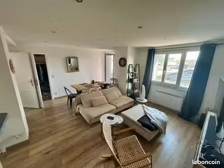 t2 bis de 49 m² - balcon  vue sur les pyrénées - ascenseur - proche du centre ville de tar