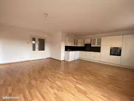 appartement 3 pièces de 68m² avec balcon et garage