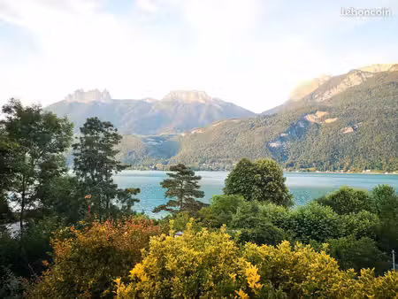 t2 avec jardin et terrasse vue lac sans vis a vis