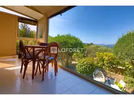 maison avec superbe vue à gémenos