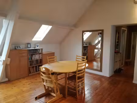 spacieux appartement en plein centre de soignies