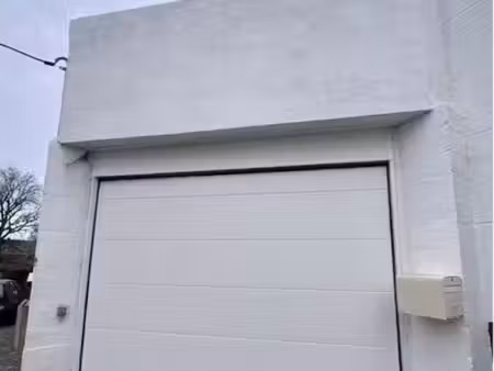 hangar disponible de suite