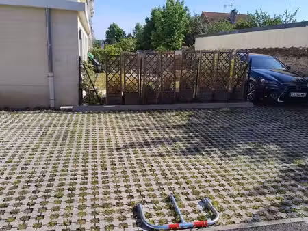 loue place parking proche gare st fargeau