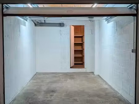 garage fermé 15 m² + cellier privatif 8 m² – electricité & equipé – toulouse empalot