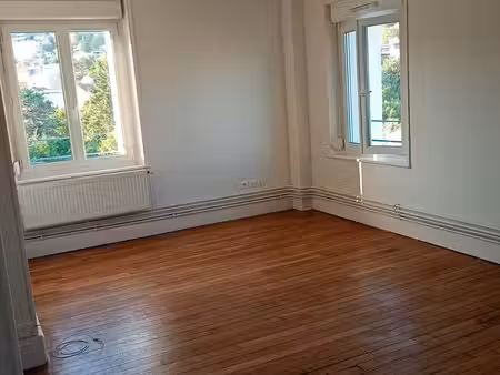 appartement 2 chambres  salon cuisine équipée  proximité voie rapide  hôpitaux laxou et br