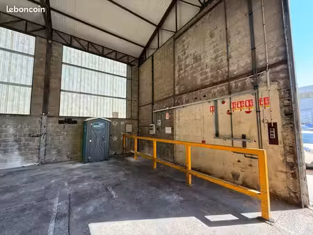 local stockage entrepôt hangar 1000m2