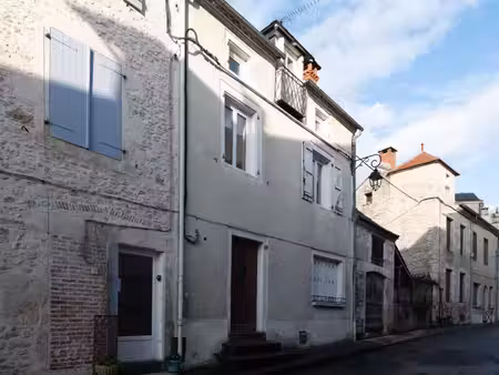 souillac  hyper centre  immeuble de 3 appartements