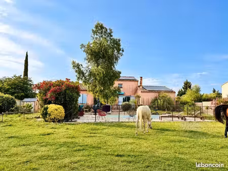 maison de charme  135 m2  terrain de 1250 m2 avec piscine  arles  gimeaux
