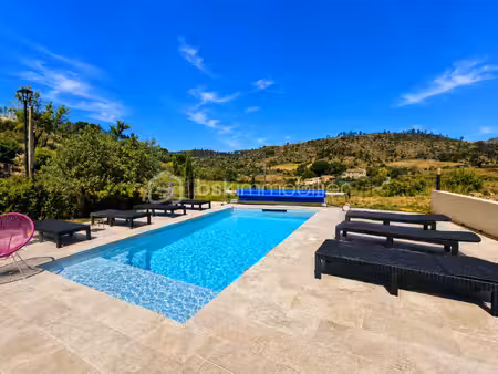 maison contemporaine de 145 m² à villeseque-des-corbieres