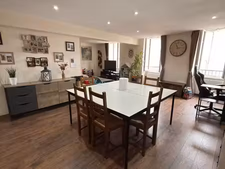 appartement f3 rénové de 85 m² – centre-ville de lons-le-saunier