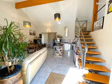 appartement 90m2 yssingeaux terrasse + terrain + places de parking + local à vélos