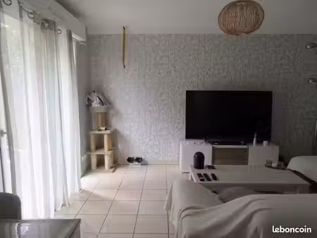 appartement t3 à uzein