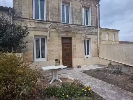 maison de 160m2 avec cave  garage  grenier et jardinet