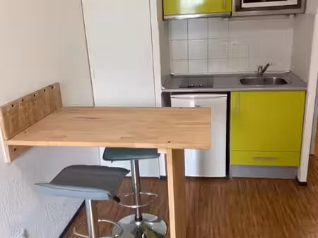 location studio meublé