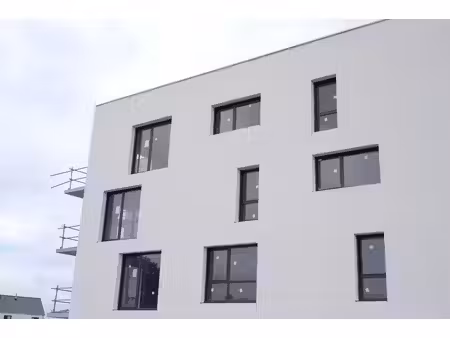 pôle médical de 15 cabinets médicaux et 2 appartement duplex