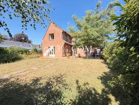 jolie maison d'architecte situee au calme!