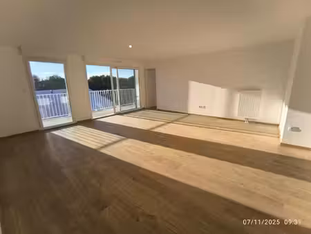 t3 de 75 m² avec balcon sud  proche arras !