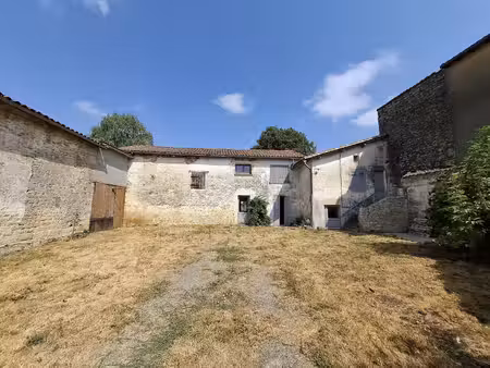 propriété paisible avec grand jardin au cœur de melle