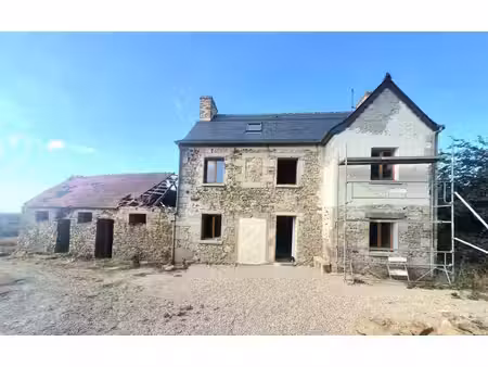 maison en pierre avec dépendances 3 850 m² terrain