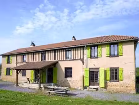 vente résidence avec services à saint-sever-de-rustan (65140) : à vendre / 315m² saint-sev