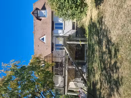 grande maison de campagne de 220 m² avec 5 chambres  dépendance et 2 000 m² de terrain —..