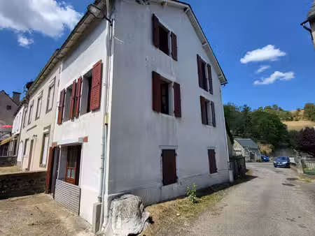 maison de bourg en pierres