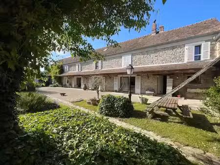 location maison 10 pièces 300 m² à arbonne-la-forêt (77630)  2 000 €