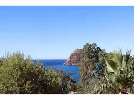 villa exclusive à vendre au rayol-canadel avec vue panoramique sur la mer