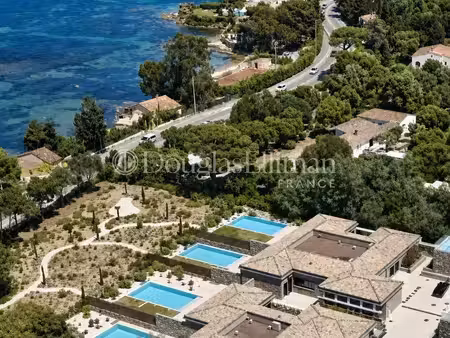 saint-tropez – villa neuve avec vue mer à deux pas de la plage