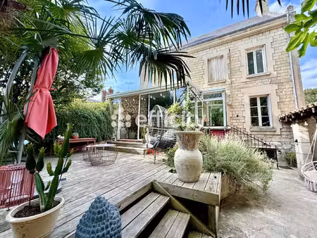 maison 6 pièces - 210 m²