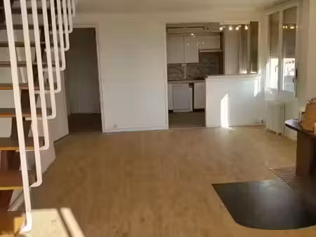 location appartement 4 pièces 89 m² à pau (64000)