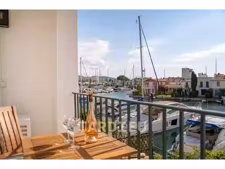 port grimaud : appartement terrasse sur canal