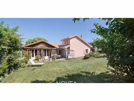 maison avec jardin et terrasse misérieux (01)