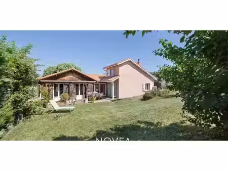maison avec jardin et terrasse trévoux (01)