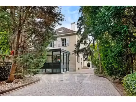 maison de luxe à vendre dans le quartier saint james-général koenig
