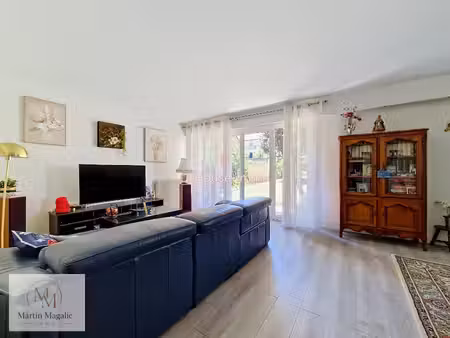 orgeval - en plein cœur du village  appartement à vendre en rdc entièrement rénové avec te