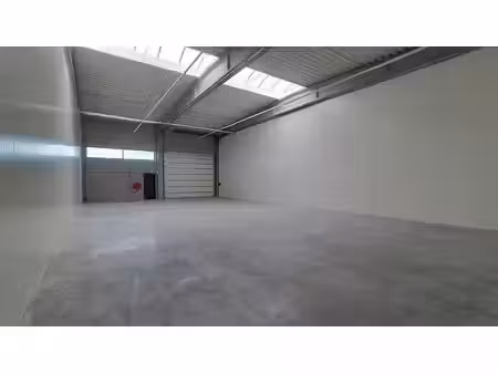 entrepôt de 274 m²