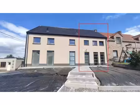magnifique maison rénovée 3 chambres avec jardin!