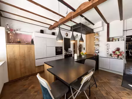 spacieuse maison 4 chambres avec grand garage et jardin