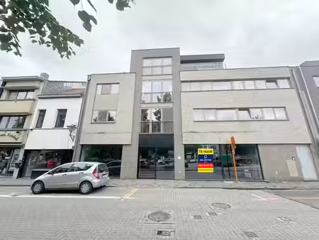 instapklaar energiezuinig commercieel gelijkvloers 390 m2...