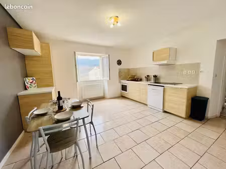 grand t3 meublé 90m2 jardin   vue dégagée