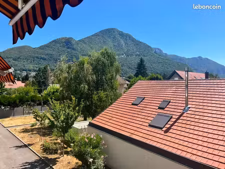 studio meublé rénové 27 m² avec balcon – annecy-le-vieux – vue montagne