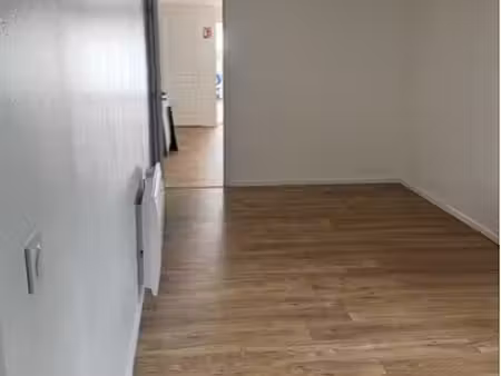 local / bureau 15m2 crevecoeur
