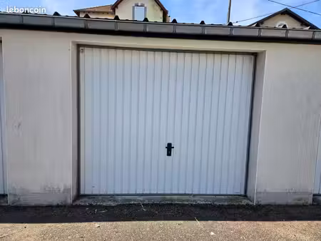 garage ou box fermé à louer- quartier calme