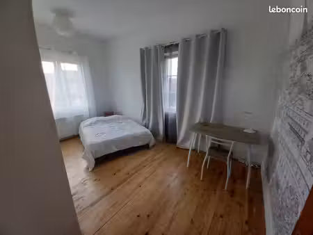 chambre spacieuse meublée disponible de suite
